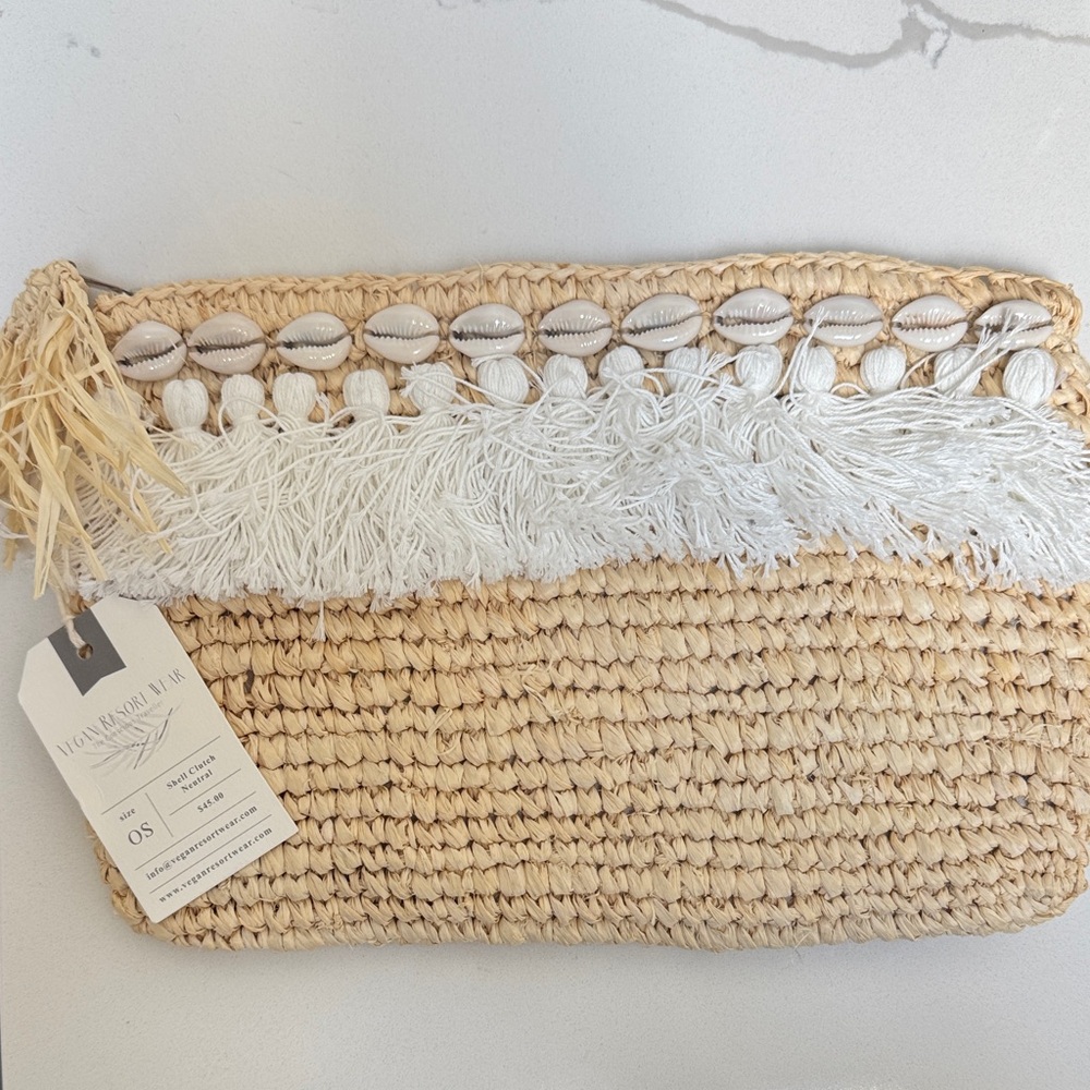 Vegan Resort Wear Shell Clutch - Neutral Straw & White Trim